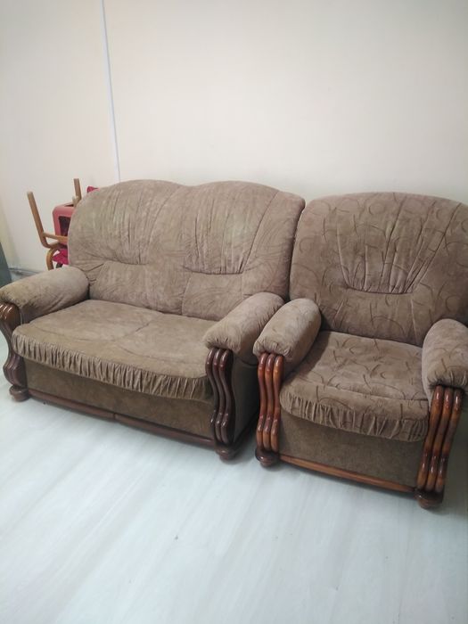 Шыфонер  и  кресло кровать и одно кресло,