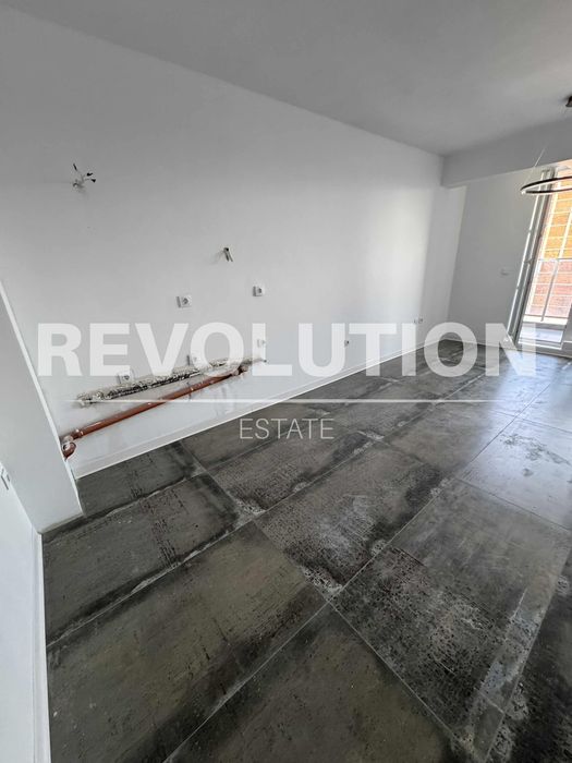 Продава се Едностаен апартамент в Пловдив, Гагарин - 40 кв.м за 1688 €/кв.м - Снимка #1