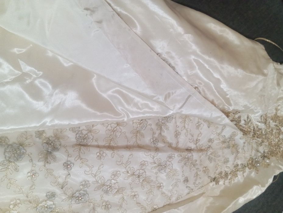 Платье на свадьбу,прямое