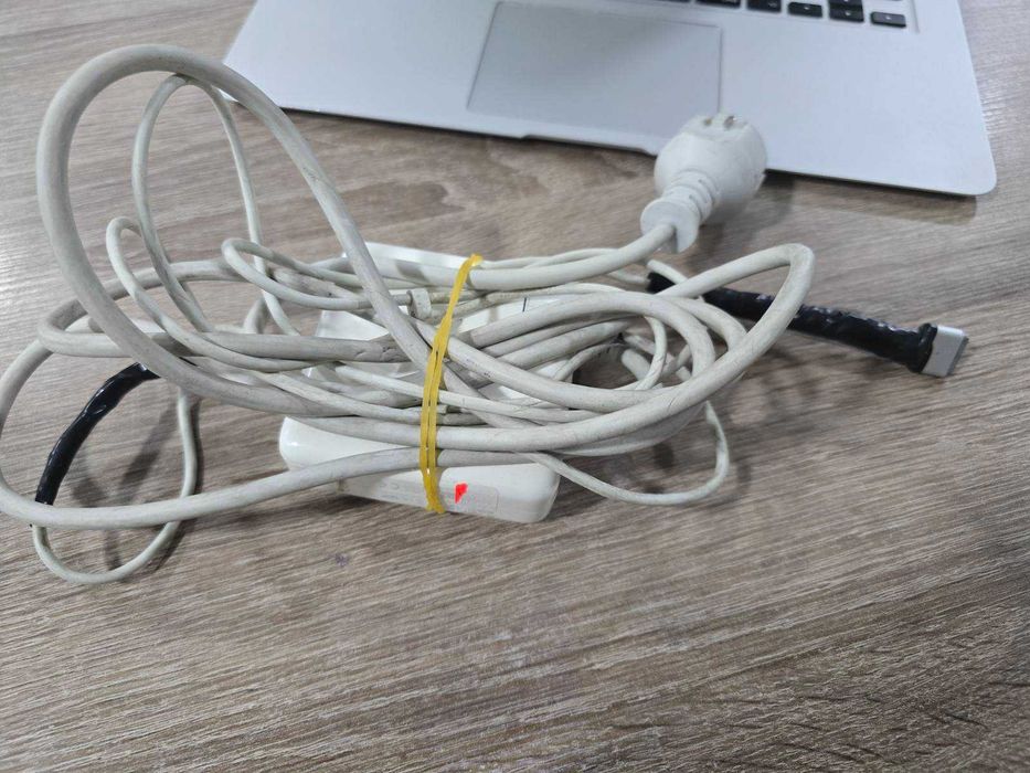 Лаптоп MacBook Air (13-inch,Mid 2013)