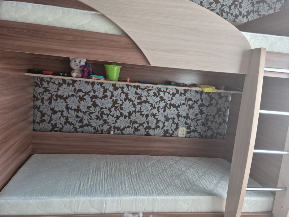 Двухъярусная кровать