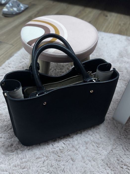 Чанта GUESS в добро състояние