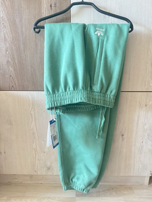 Долнище на Адидас