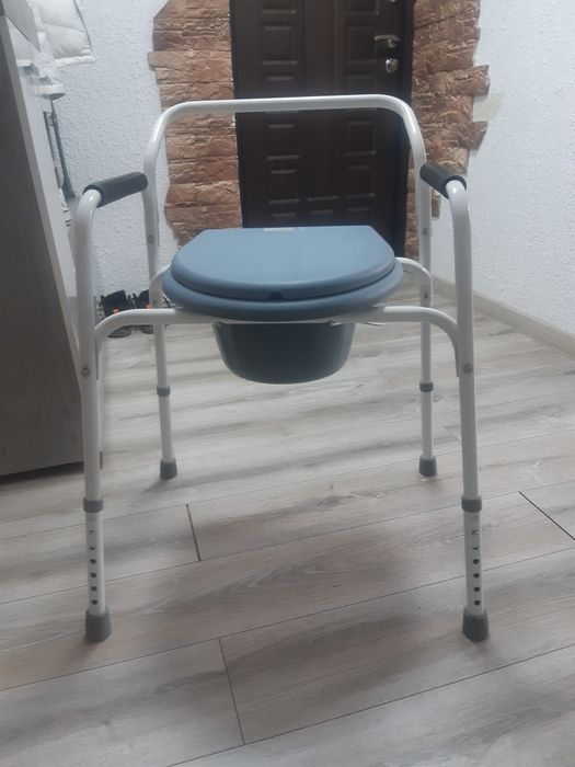 Продам кресло-туалет