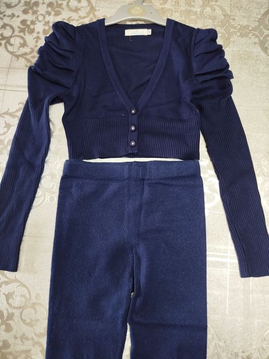 Продам детскую одежду для девочек.