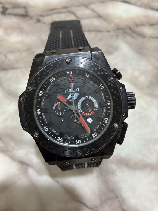 Часовник “Hublot”-с  механичен  хронограф