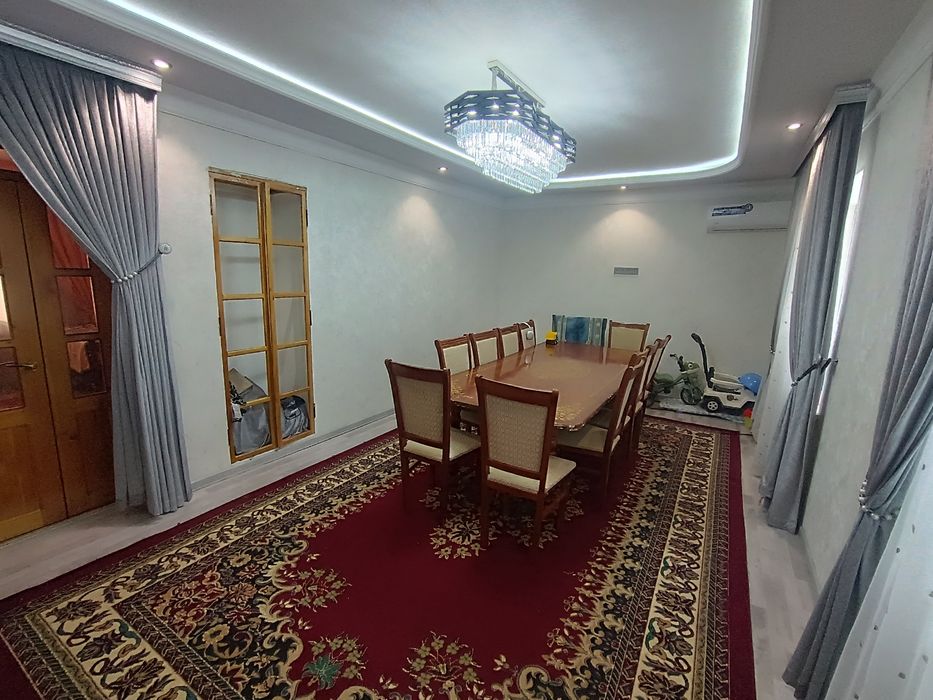 Ховли сотилади Зангиота зиёратгохга яқин жойда жойлашган мактаб бохча