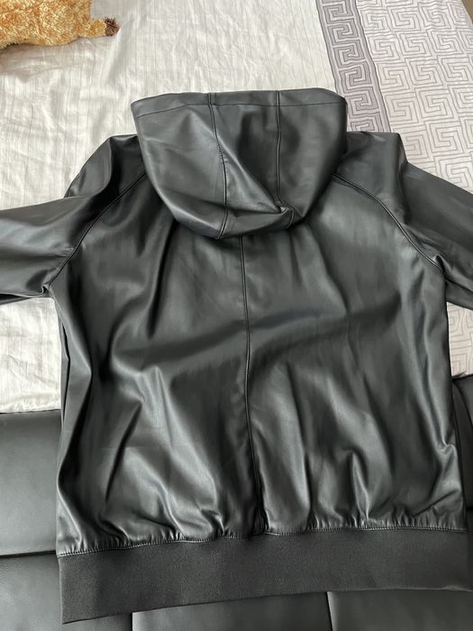 Бомбър Armani  и пухинка Armani