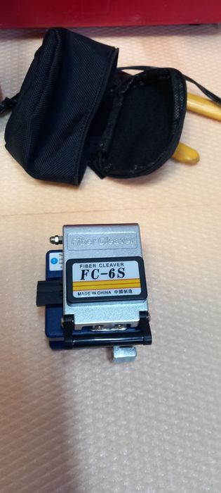 Masina de sudat fibra optica