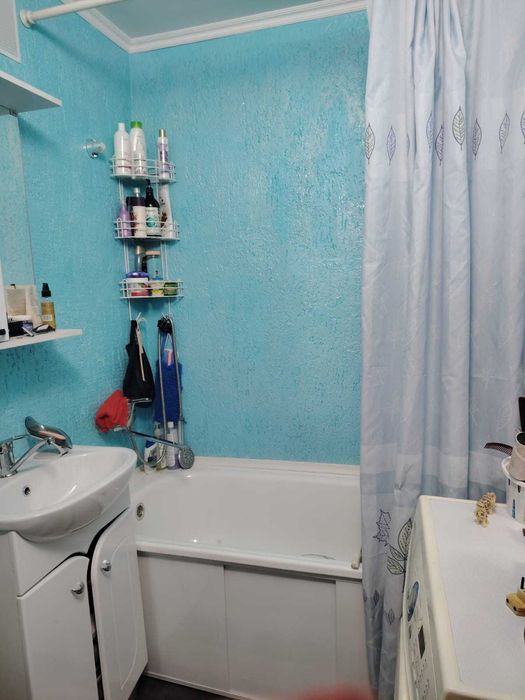 Продам 2-х квартиру 4/5 "кирпич" ул.Кайсенова д.32