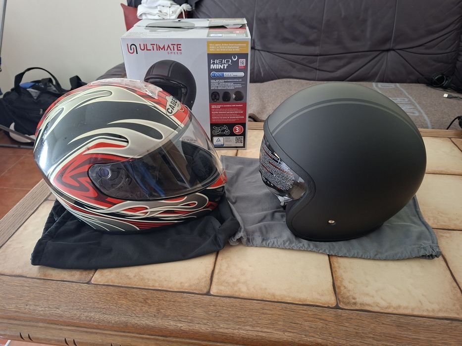 Casca moto Caberg Flame și casca Ultimate Speed