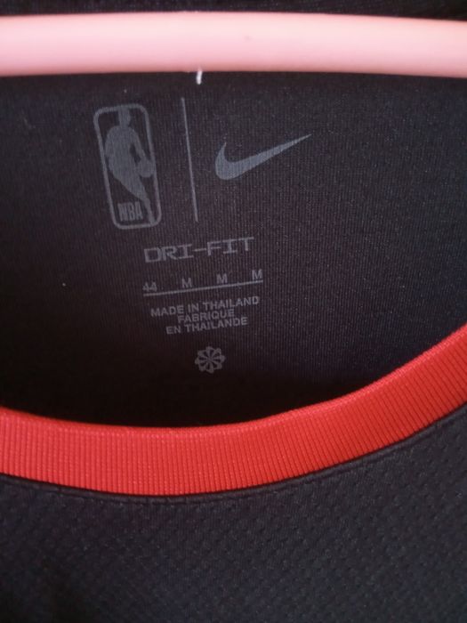Maieu Nike Chicago bulls și La Lakers mărimea M nou cu eticheta