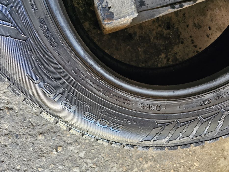 4 anvelope iarna 205 R16C Nokian 2022