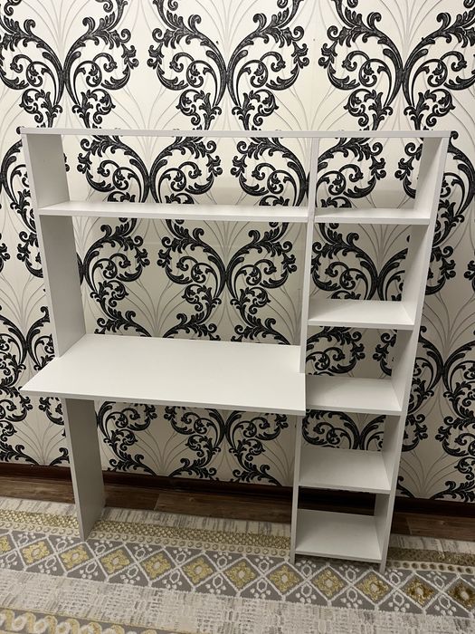 Кітап сөресі жаңа