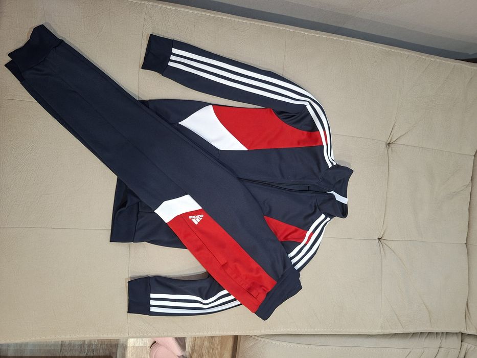 Анцунг Adidas детски  !