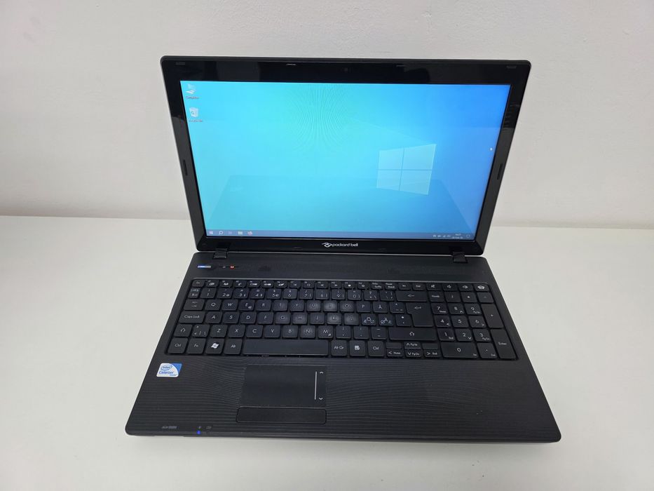 Laptop Acer SSD 15.6 HD cu  CA NOU Garantie
