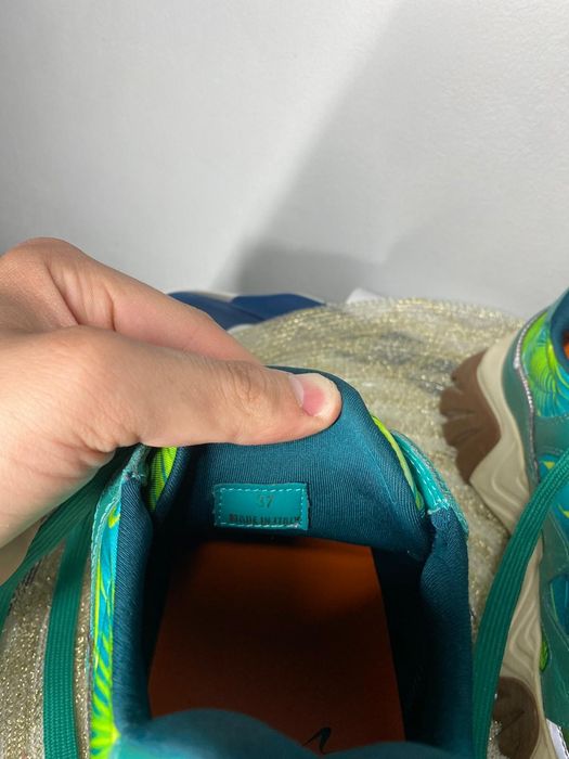 Vând adidași Versace sneakers de femei în stare foarte bună