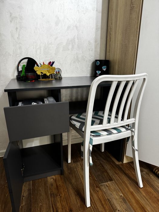 Письменный стол, парта для детей до 6 класса