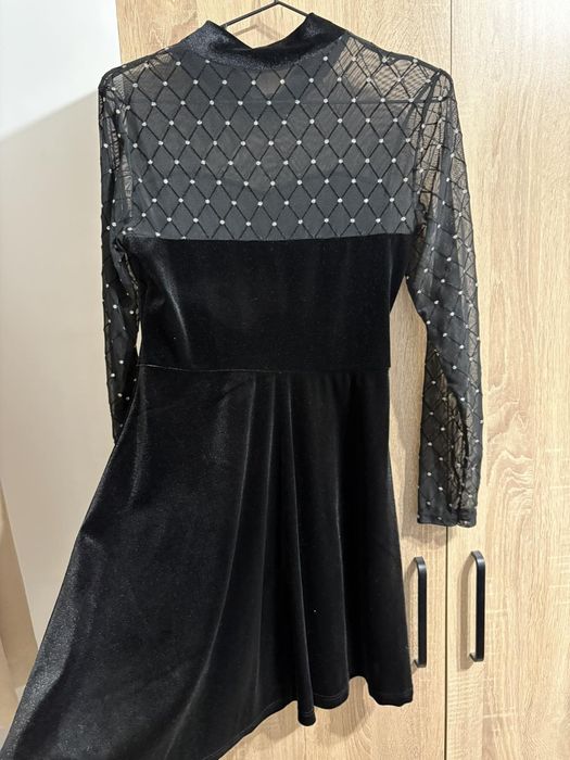 Кадифена черна рокля- коледен тоалет