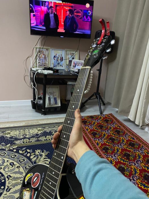 Гитара Adagio в харошем состоянии