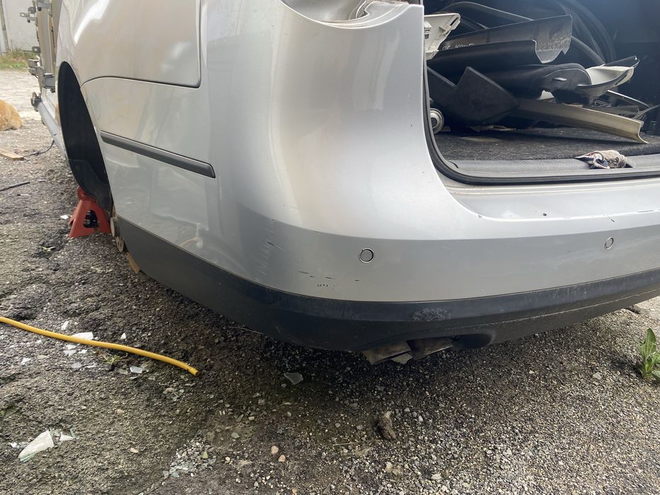 Задна броня пасат б6 2006г комби парктроник