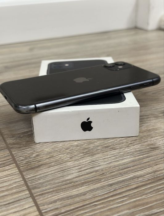Смартфон iPhone 11