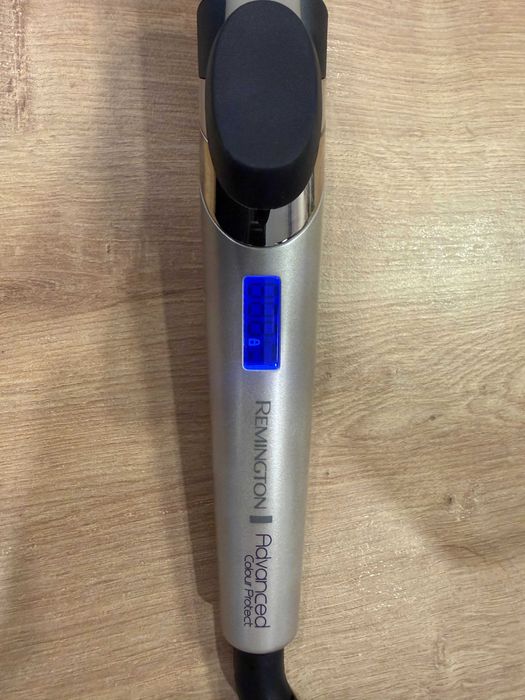 Ondulator de pǎr Remington Advanced Colour Protect – afișaj digital