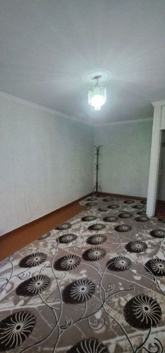 1 xonali kvartira sotiladi