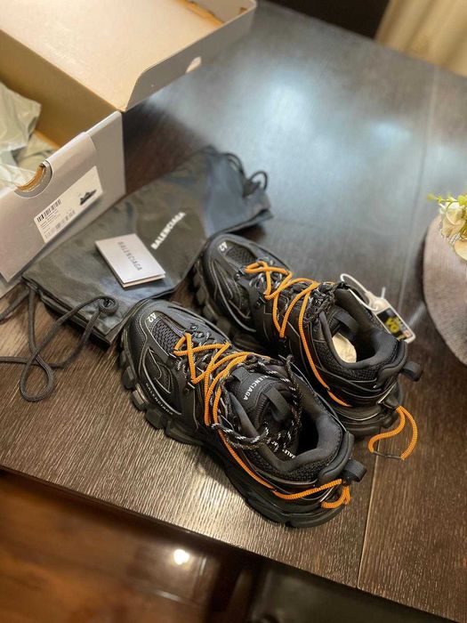 Balenciaga Track , numar 42 , full box