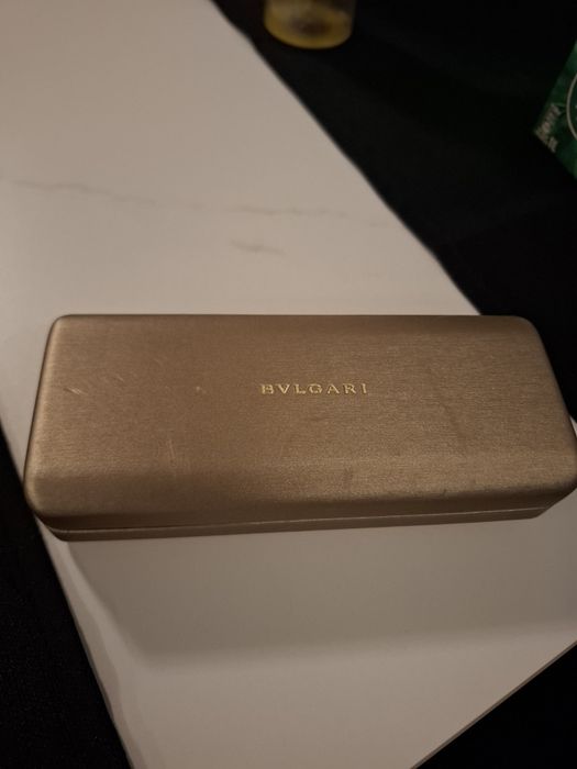 Ramă ochelari Bvlgari aproape noi.
