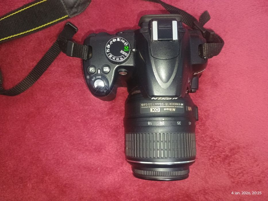 Aparat foto DSLR Nikon D3000, obiectiv 18-55 VR