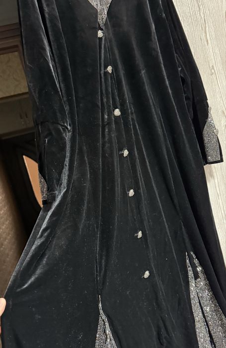 Продаеться женское платье