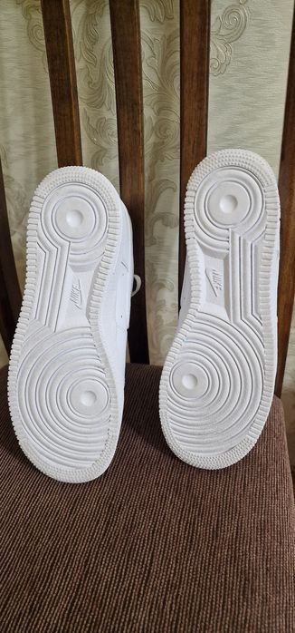 Продам кроссовки Nike Air Force 01 Low