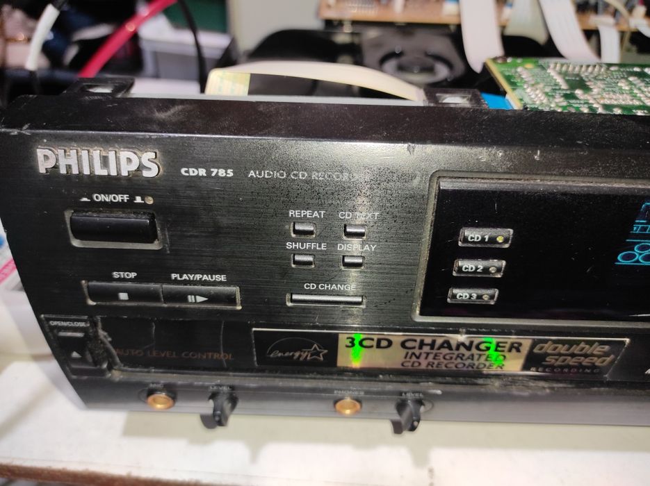 Philips CDR 785 nu deschide