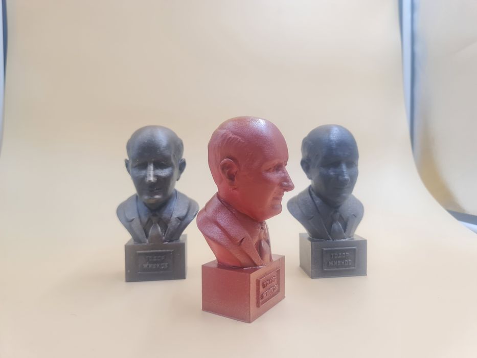 Статуетка на Тодор Живков