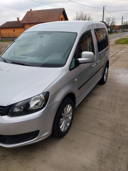 Vând Volkswagen Caddy