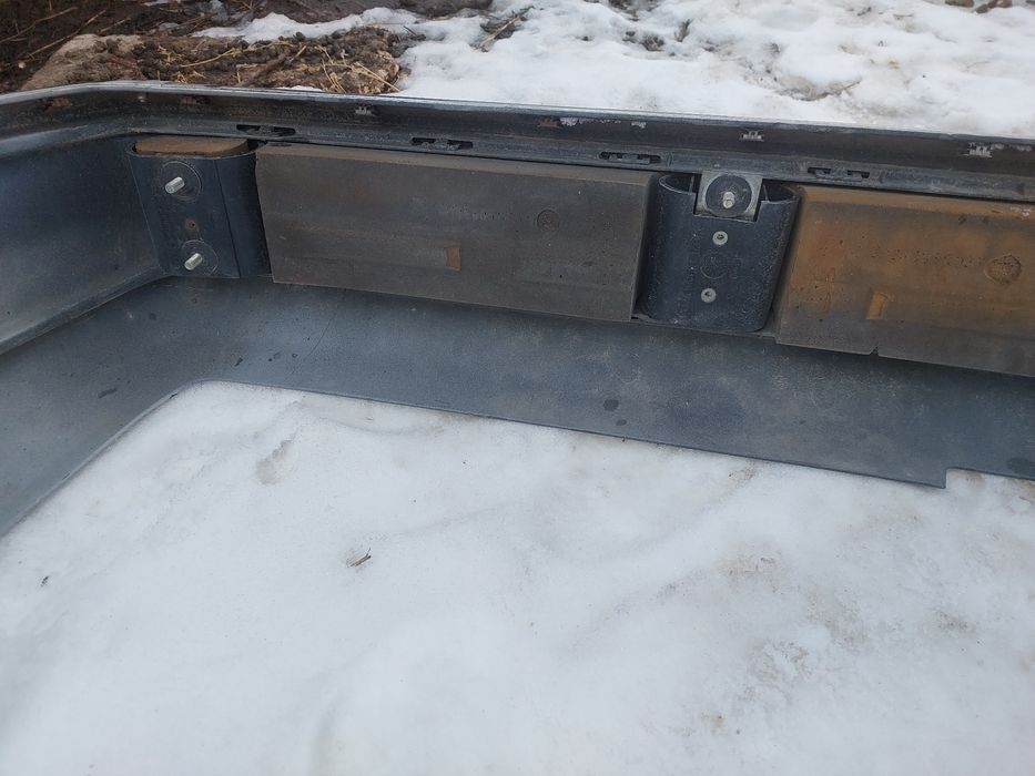 Продам Бампер W124