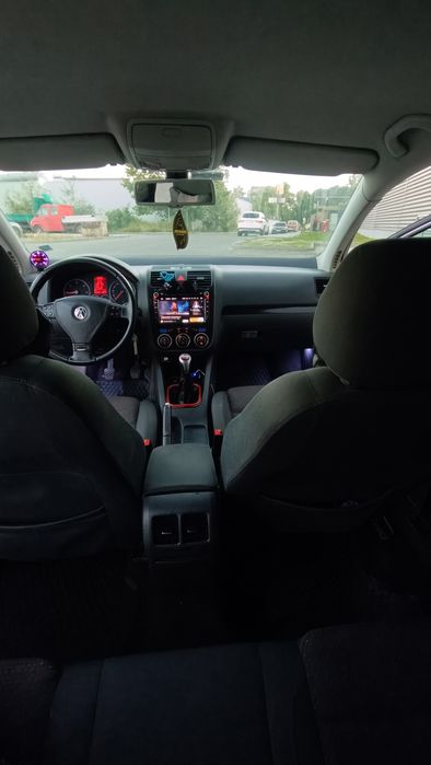 Продавам ВСЯКАКВИ Голф 5ци на части (1.6/1.9 и 2.0) и други коли