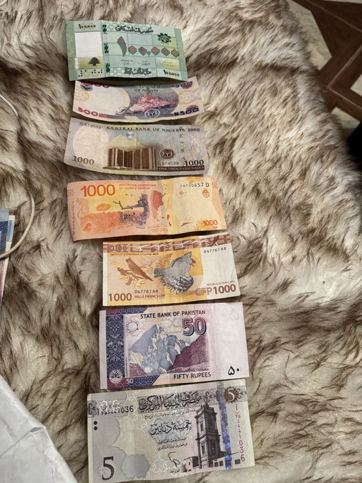 Vand diferite bacnote