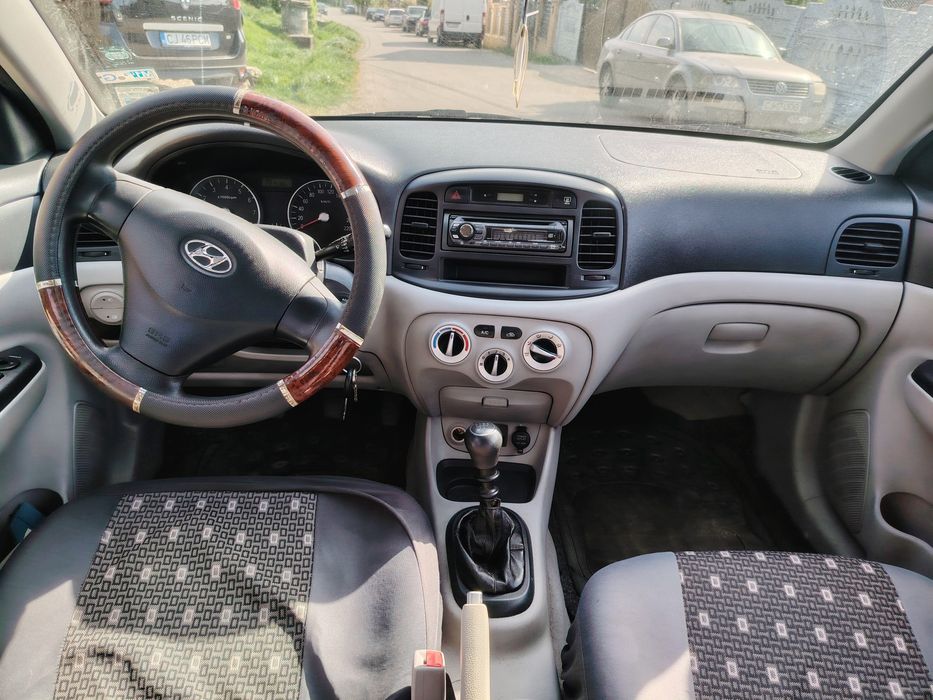 Vând Hyundai Accent