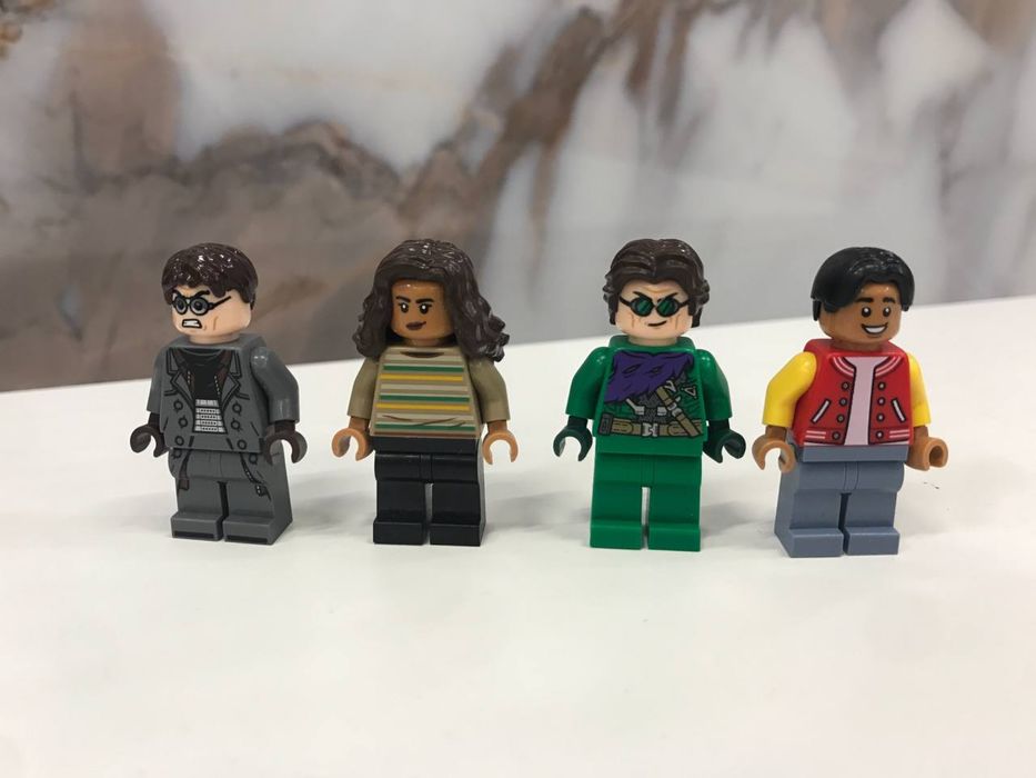 Продается лего набор по марвел 76261