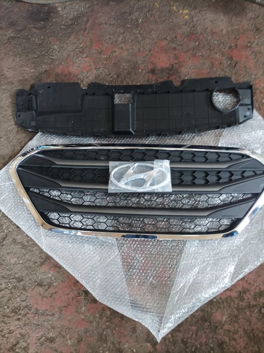 Решетка предна броня Hyundai Tucson  ix35