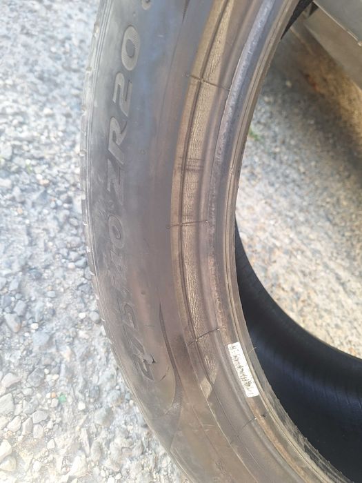 Продавам 1 бр.лятна гума Pirelli 275/40/20