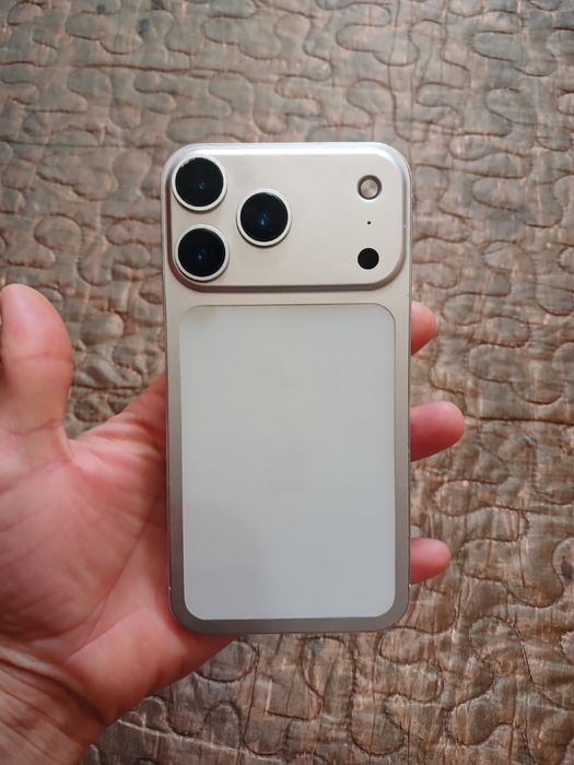 Айфон 11 128 гб. 17 про корпус