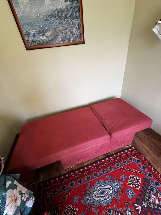 Два кресла и кровать