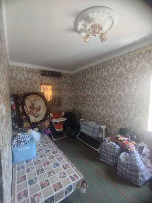 Уй сотилади Хисор стадион олдидан