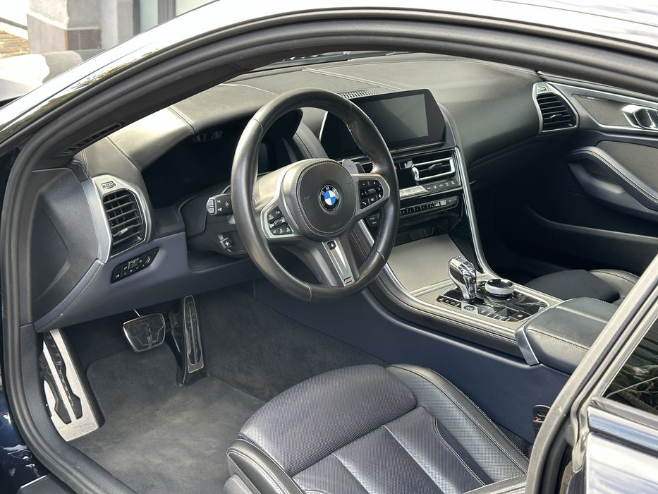 Бмв 8 автомобил кола под наем за бал и за специални случаи