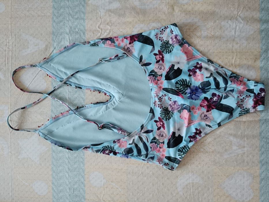 Costum baie întreg, S