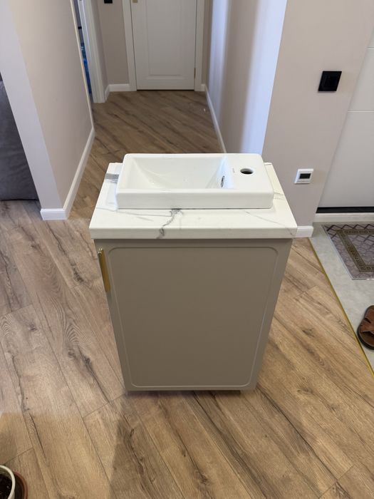 Гостевая раковина со шкафом