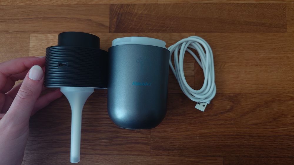 Mini umidificator portabil